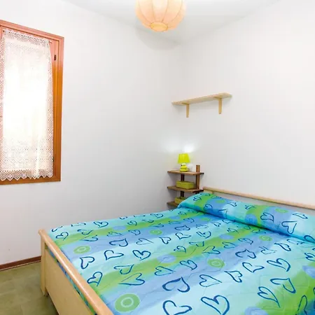 Villa Independent With Large Fenced Garden