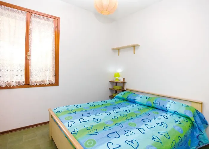 Villa Independent With Large Fenced Garden