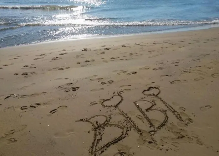 Villa Independent With Large Fenced Garden